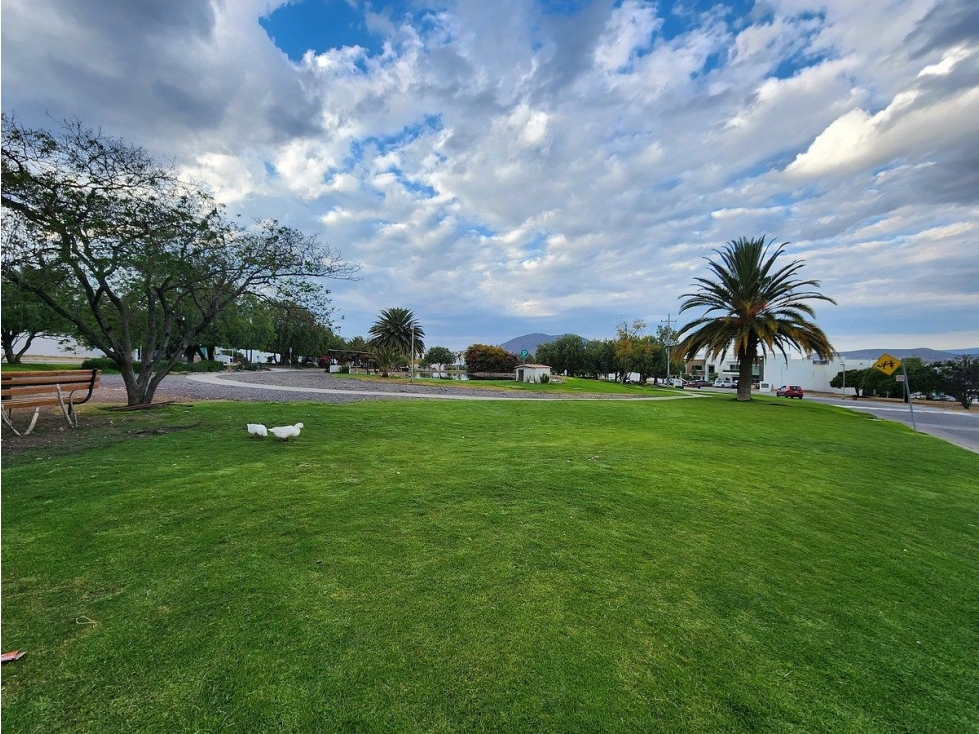 Terreno en venta en Grand Juriquilla, Querétaro 300 m² de superficie - 6