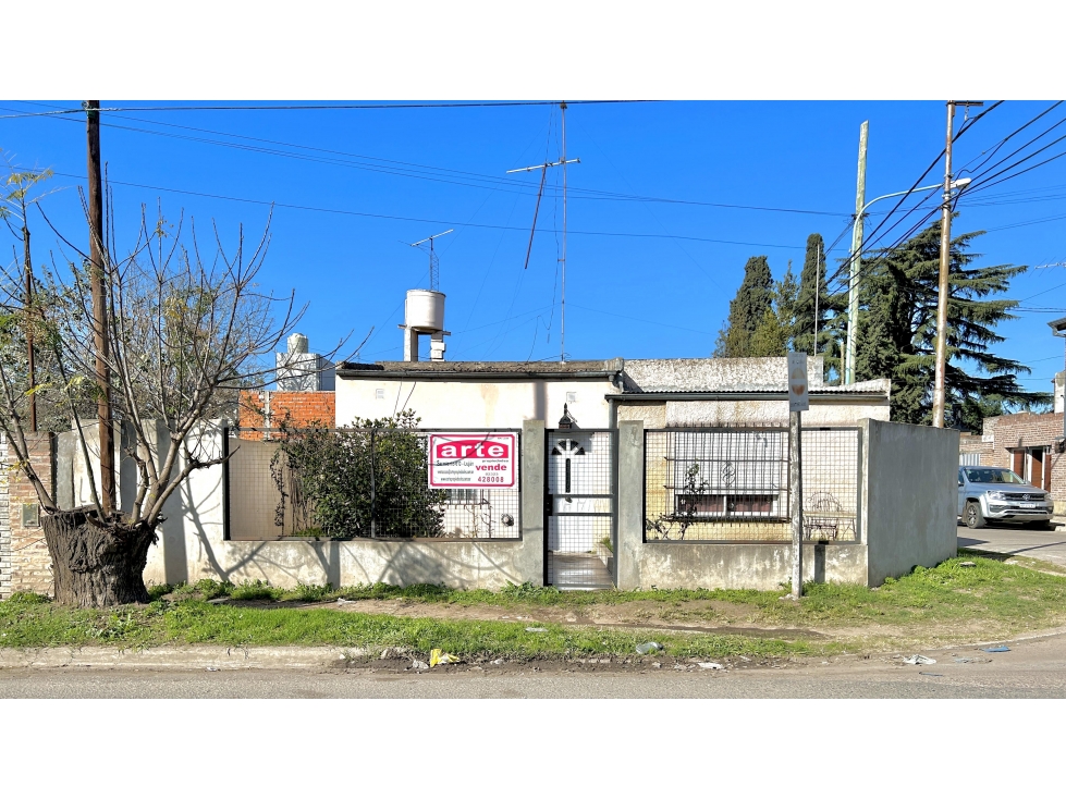 casa a la venta en lujan calle libertad esquina la paz
