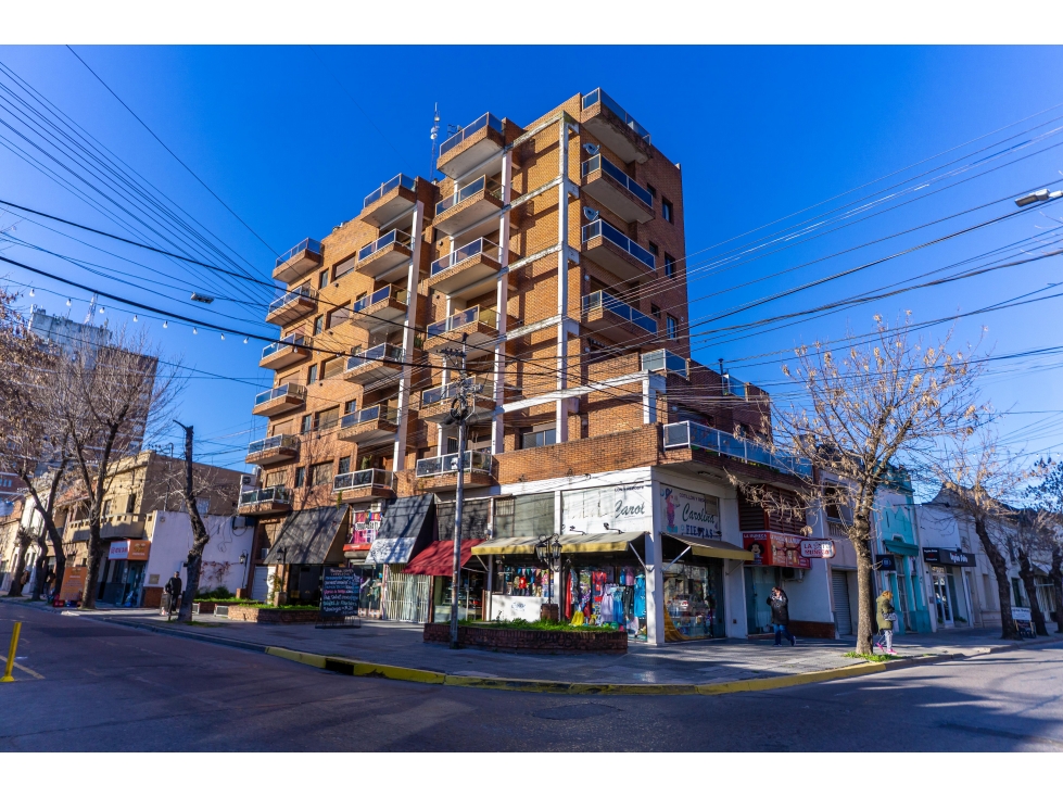 departamento 2 ambientes en venta en lujan centro con terraza Lavalle y mariano moreno