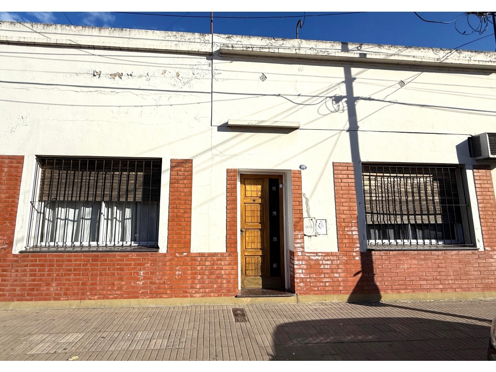 casa en venta en lujan centro 25 de mayo 189