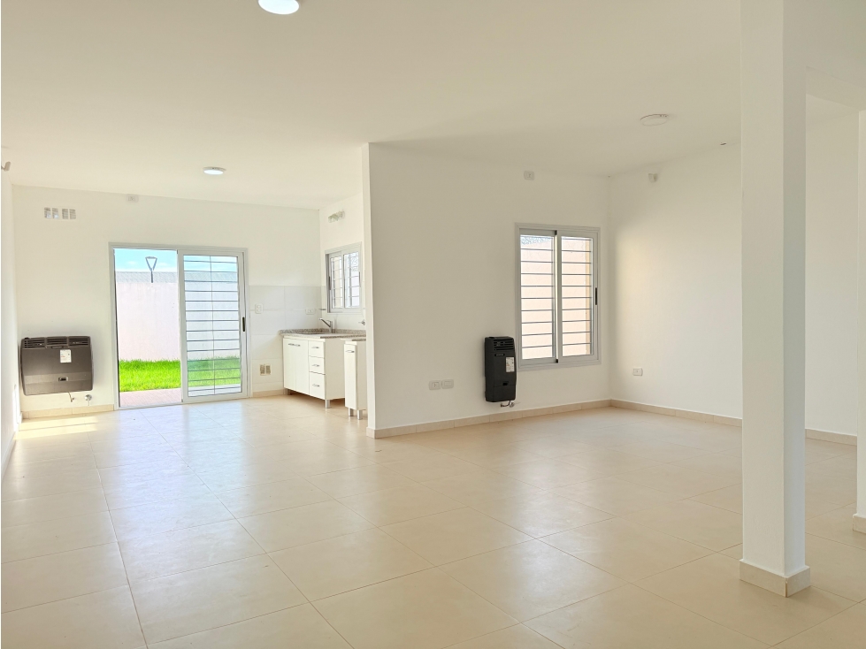 Departamento Dúplex 3 ambientes en venta en lujan Planta Baja con Patio y Cochera apto credito