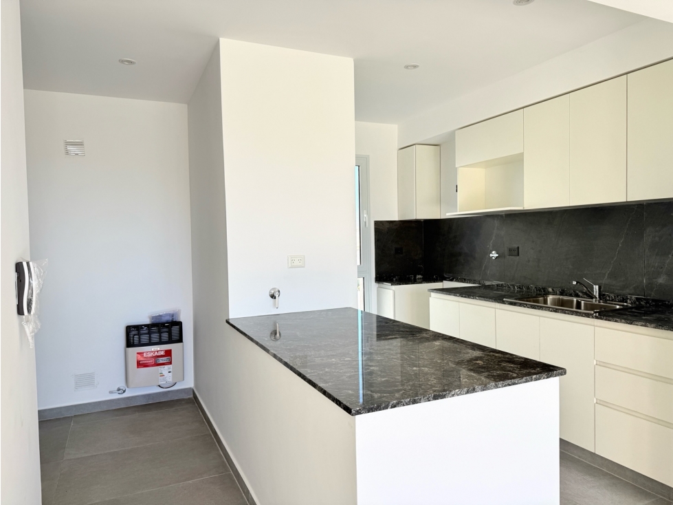 Departamento a estrenar 3 ambientes en venta en lujan centro con balcón y cochera — foto 4