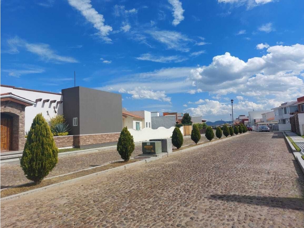 Terreno en Real Haciendas de Tequisquiapan, 380 m2, Ubicación Privilegiada - 1