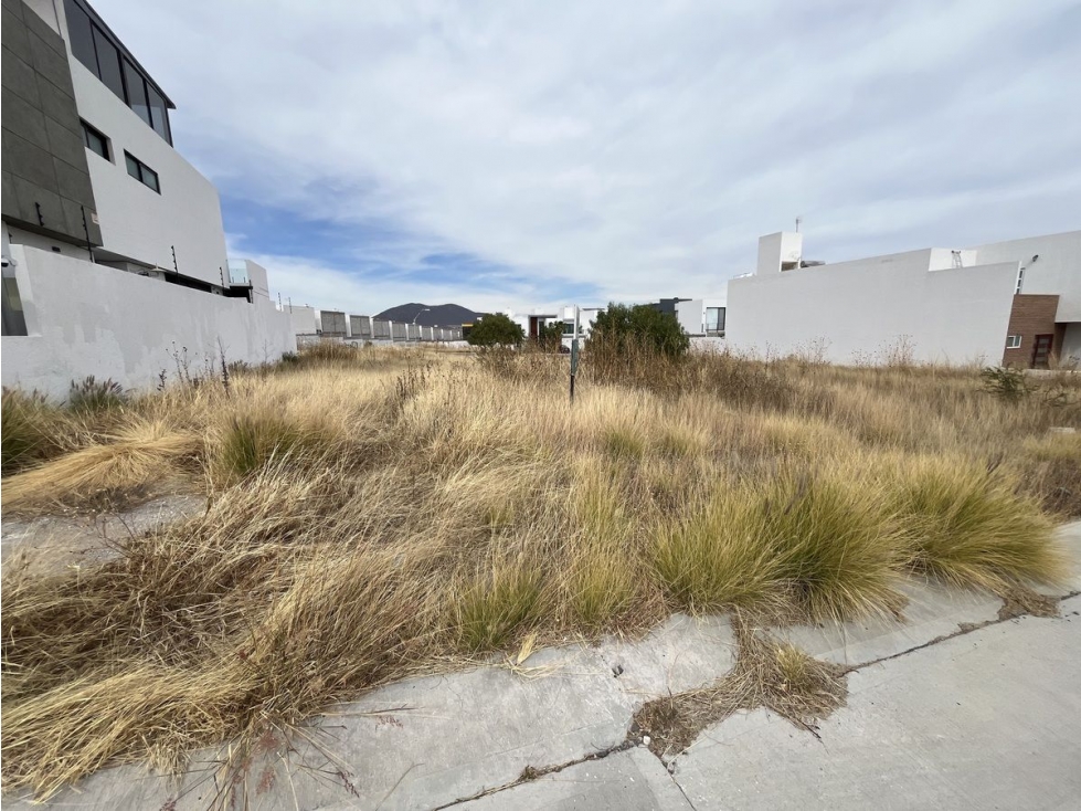 Terreno en Venta en Grand Juriquilla, Querétaro 300 m² | 10 m de frente | 30 m f - 4
