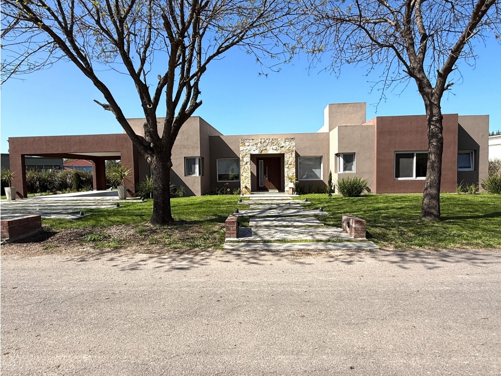 casa en venta de 3 ambientes con pileta y fondo a espacio verde en haras san pablo UF 118