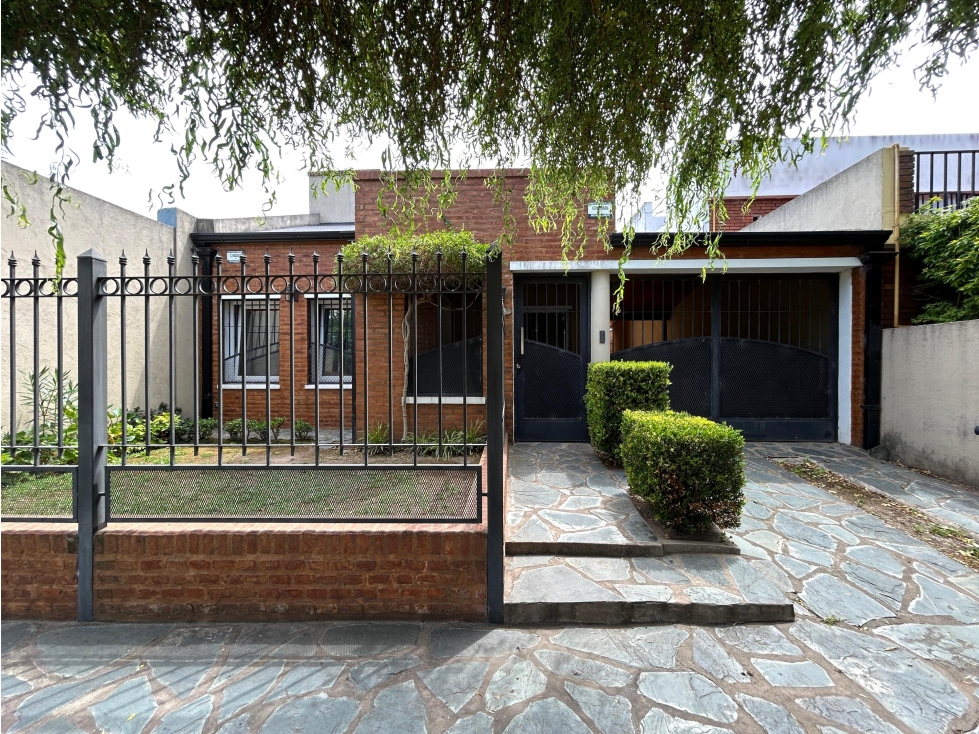 Casa a la venta en lujan centro Dr. Muñiz 1290 apta credito hipotecario — foto 2