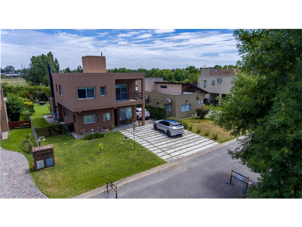 Casa de 5 ambientes en venta en barrio cerrado lujan del sol apta credito hipotecario con piscina — foto 2
