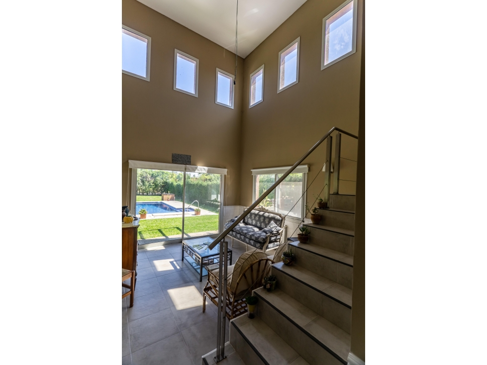 Casa de 5 ambientes en venta en barrio cerrado lujan del sol apta credito hipotecario con piscina — foto 5