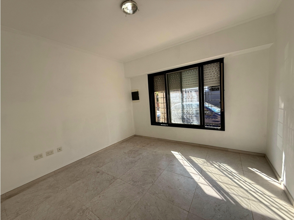 departamento 3 ambientes en venta en lujan centro planta baja con patio apto crédito — foto 4
