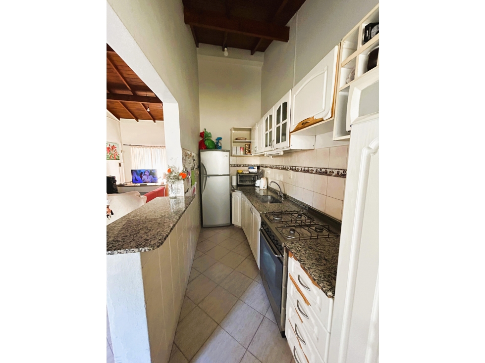 casa de 4 ambientes en venta en lujan con patio y cochera apto credito — foto 6