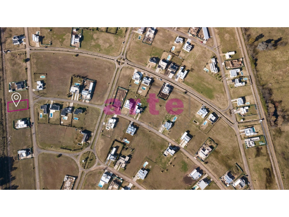 Terrenos a la venta en barrio cerrado Los juncos A22