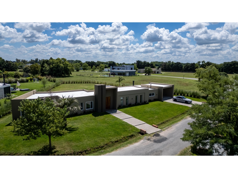 casa a estrenar de 5 ambientes en venta en club de campo Haras San Pablo lote 281