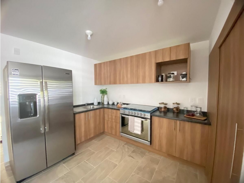 Departamentos en Venta en El Pueblito Centro, Vista a la Pirámide, Ubicadísimos - 2