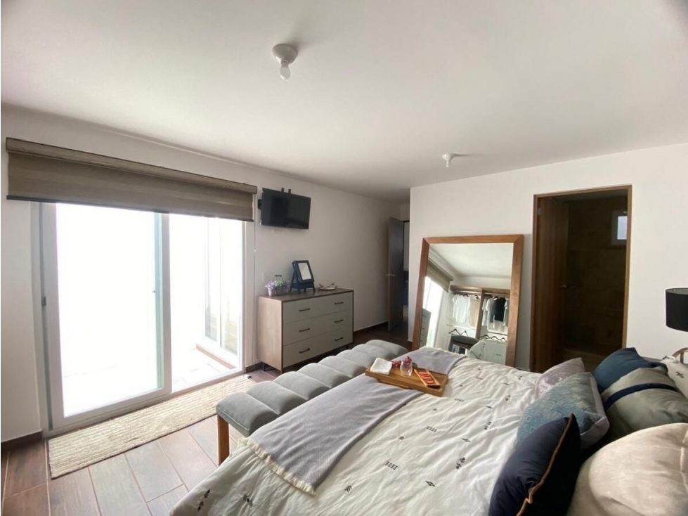 Departamentos en Venta en El Pueblito Centro, Vista a la Pirámide, Ubicadísimos - 5