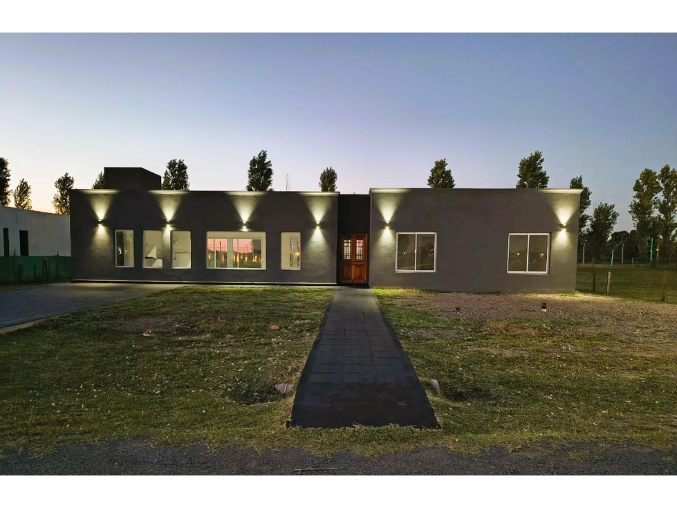 Casa a estrenar de 4 ambientes en venta en barrio cerrado los juncos lujan a56