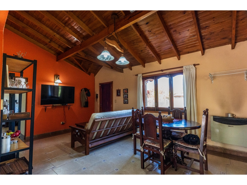 Casa quinta de 4 ambientes en venta con pileta y cochera apto credito