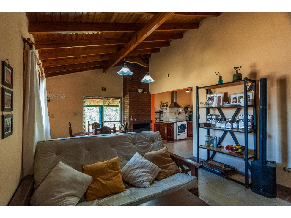 Casa quinta de 4 ambientes en venta con pileta y cochera apto credito — foto 2
