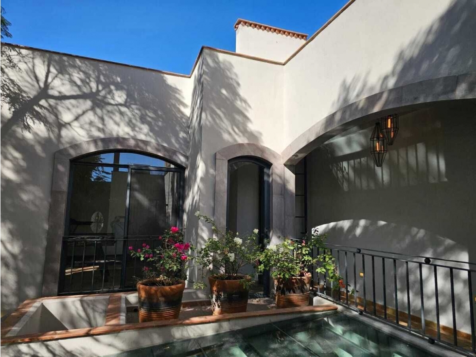 Residencia de Lujo en San Miguel: A Solo Pasos del Jardín y la Parroquia - 3