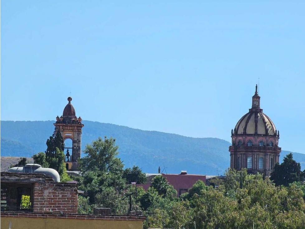 Residencia de Lujo en San Miguel: A Solo Pasos del Jardín y la Parroquia - 5