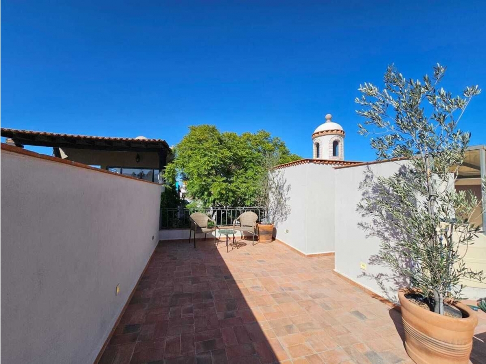 Residencia de Lujo en San Miguel: A Solo Pasos del Jardín y la Parroquia - 6