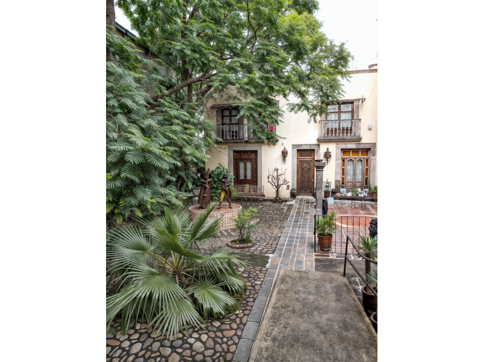 San Miguel de Allende: Imponente Propiedad Multifuncional en Avenida Principal - 4