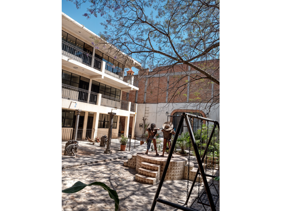 San Miguel de Allende: Imponente Propiedad Multifuncional en Avenida Principal - 6