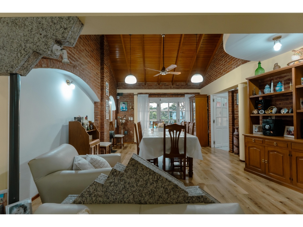 Casa de 5 ambientes con pileta a la venta en lujan centro — foto 5