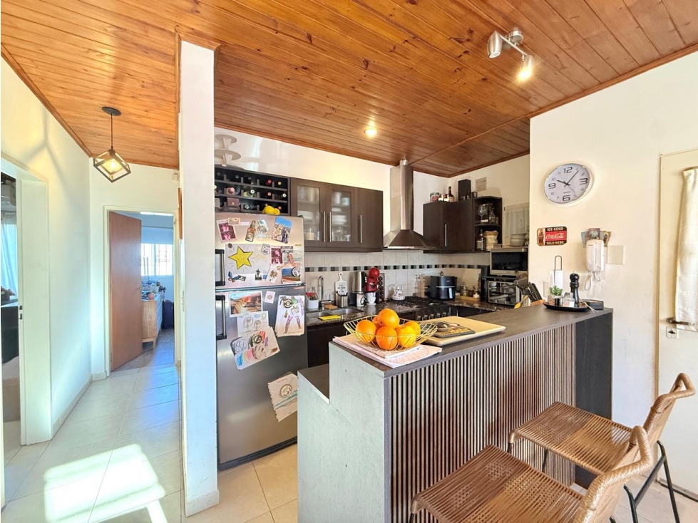 casa de 3 ambientes con patio y cochera en venta en lujan — foto 2