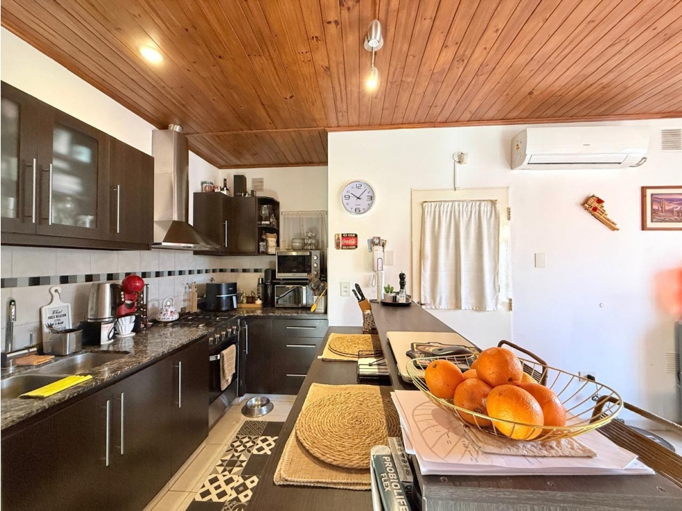 casa de 3 ambientes con patio y cochera en venta en lujan — foto 3