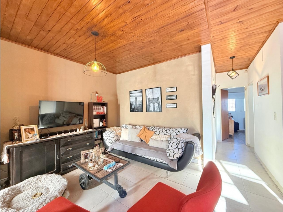 casa de 3 ambientes con patio y cochera en venta en lujan — foto 4