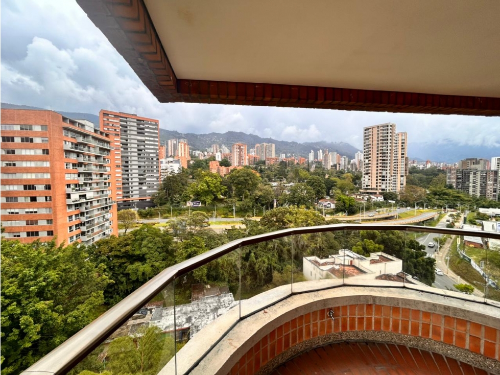 Venta de Apartamento en el poblado, sector Balsos/Milla de oro