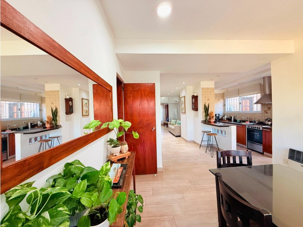 Casa en venta de 4 ambientes en barrio san bernardo lujan con patio y cochera — foto 2