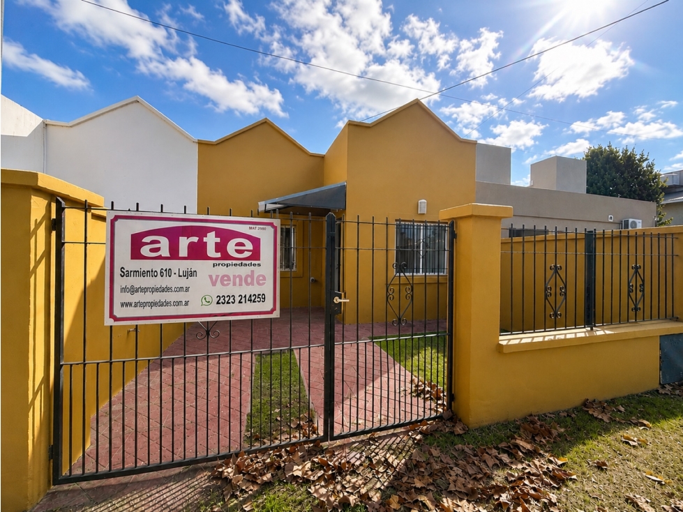 Departamento Dúplex 3 ambientes en venta en lujan Planta Baja con Patio y Cochera