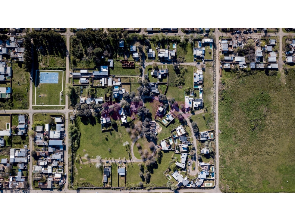 Terreno en venta en lujan con financiacion gas natural sin expensas