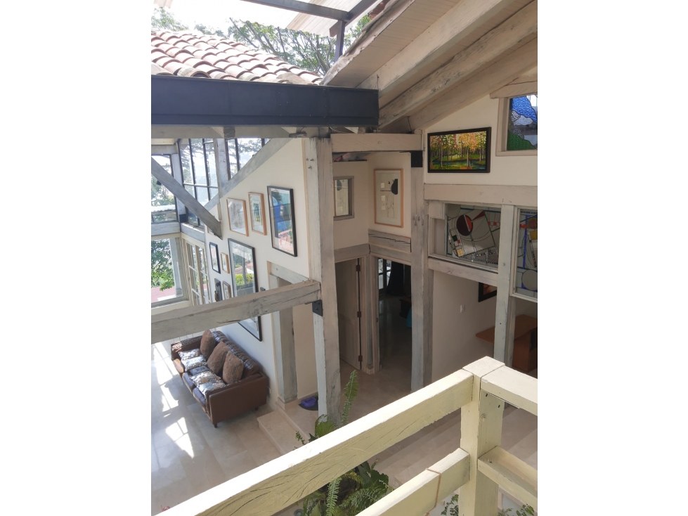 ARROYOALTO HERMOSA CASA SUPER REMODELA UNA VISTA PANORAMICA ESTUPENDA — foto 3