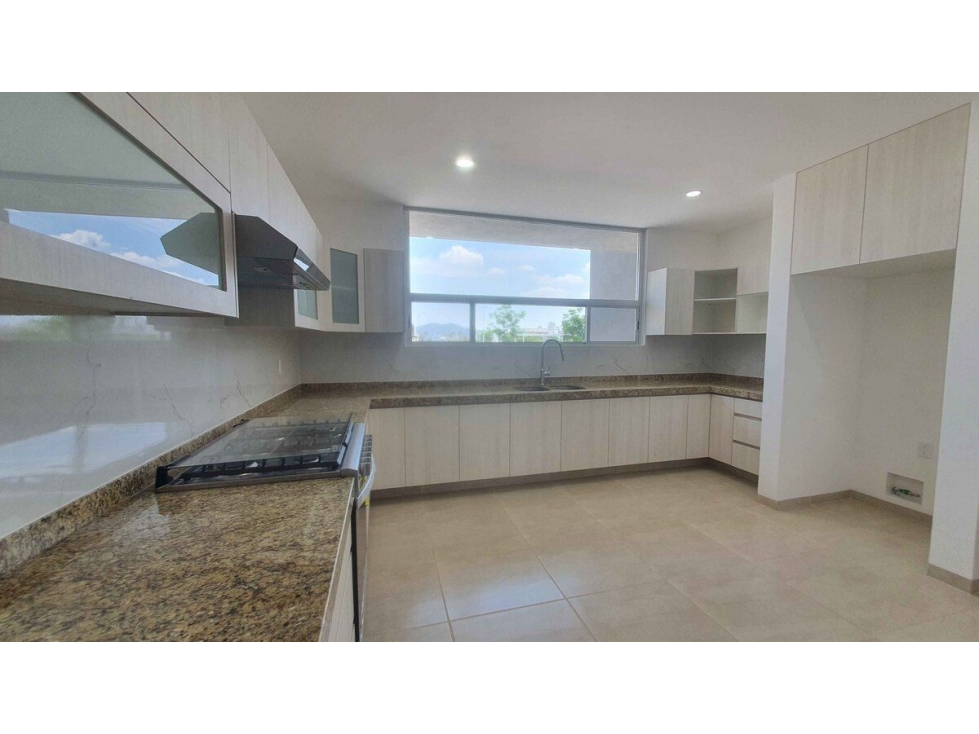 Casa en Venta en Colinas de Juriquilla ¡Vive en una Zona Residencial Exclusiva! - 5