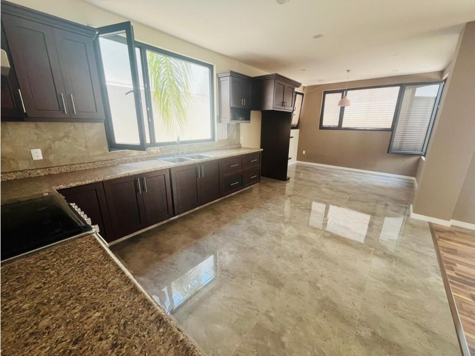 Residencia Exclusiva en Real de Juriquilla: Diseño de Autor - 4