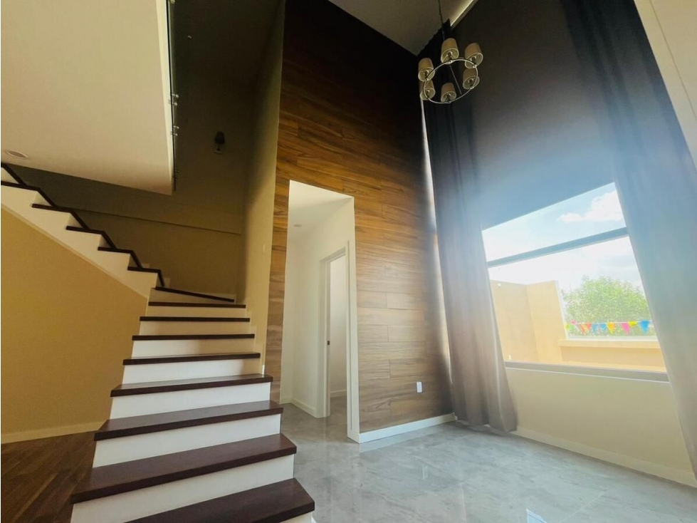 Residencia Exclusiva en Real de Juriquilla: Diseño de Autor - 5
