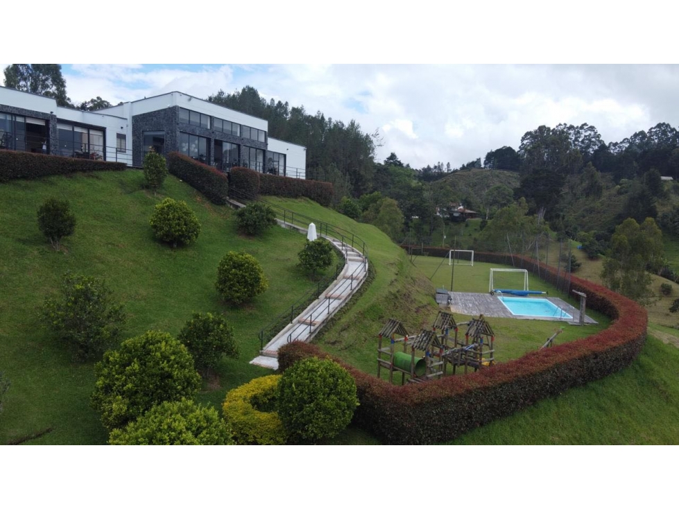 venta de finca en el Retiro — foto 2
