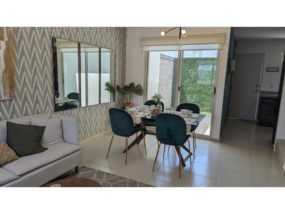 Ciudad Maderas: 2 Recamaras, 1.5 Baños. Doble Cochera, Jardín, Oportunidad! - 2