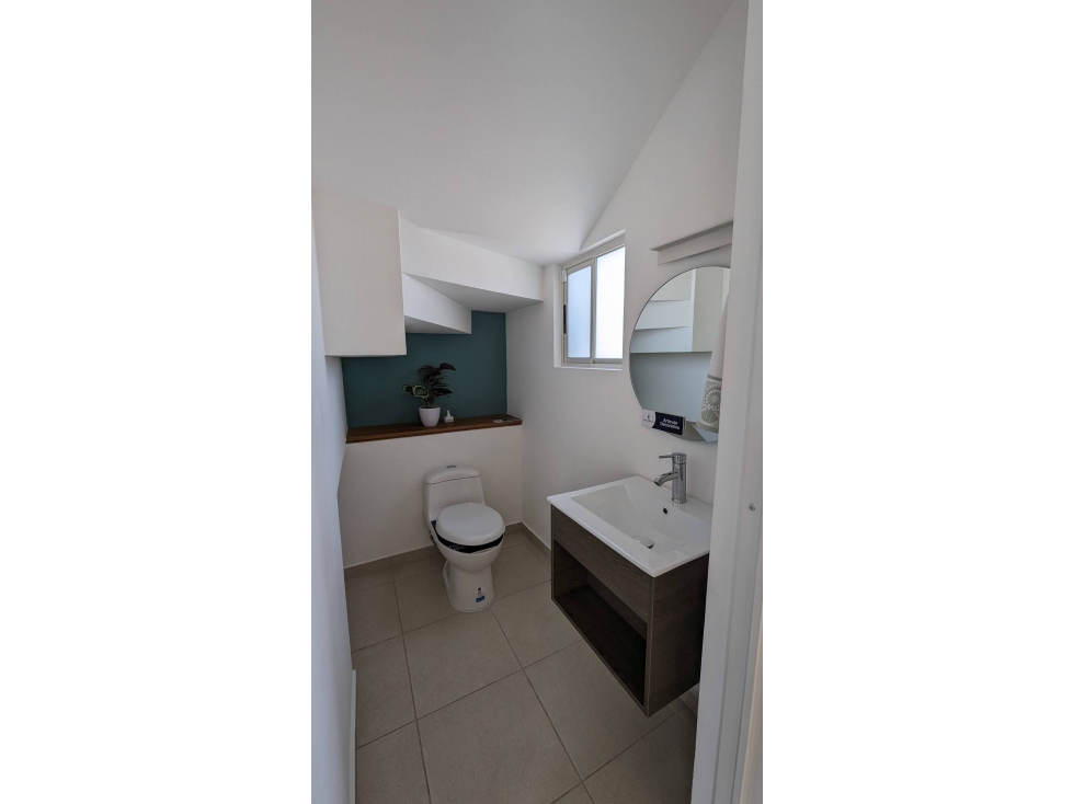 Ciudad Maderas: 2 Recamaras, 1.5 Baños. Doble Cochera, Jardín, Oportunidad! - 4
