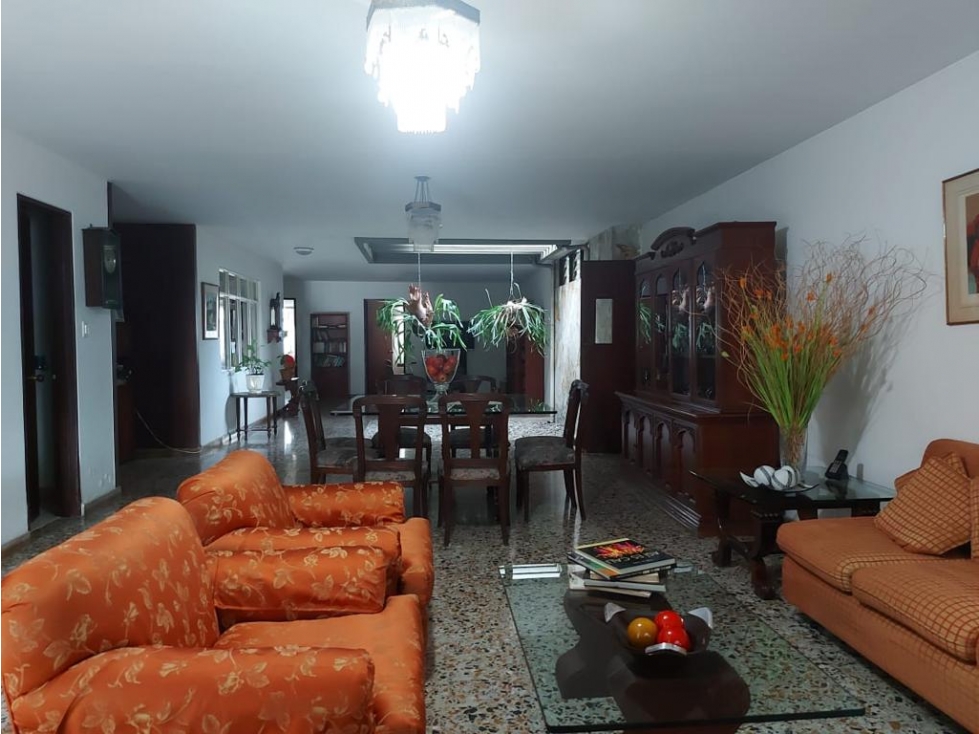 FLORA CASA EN EL NORTE DE CALI CERCA A CHIPICHAPE — foto 2