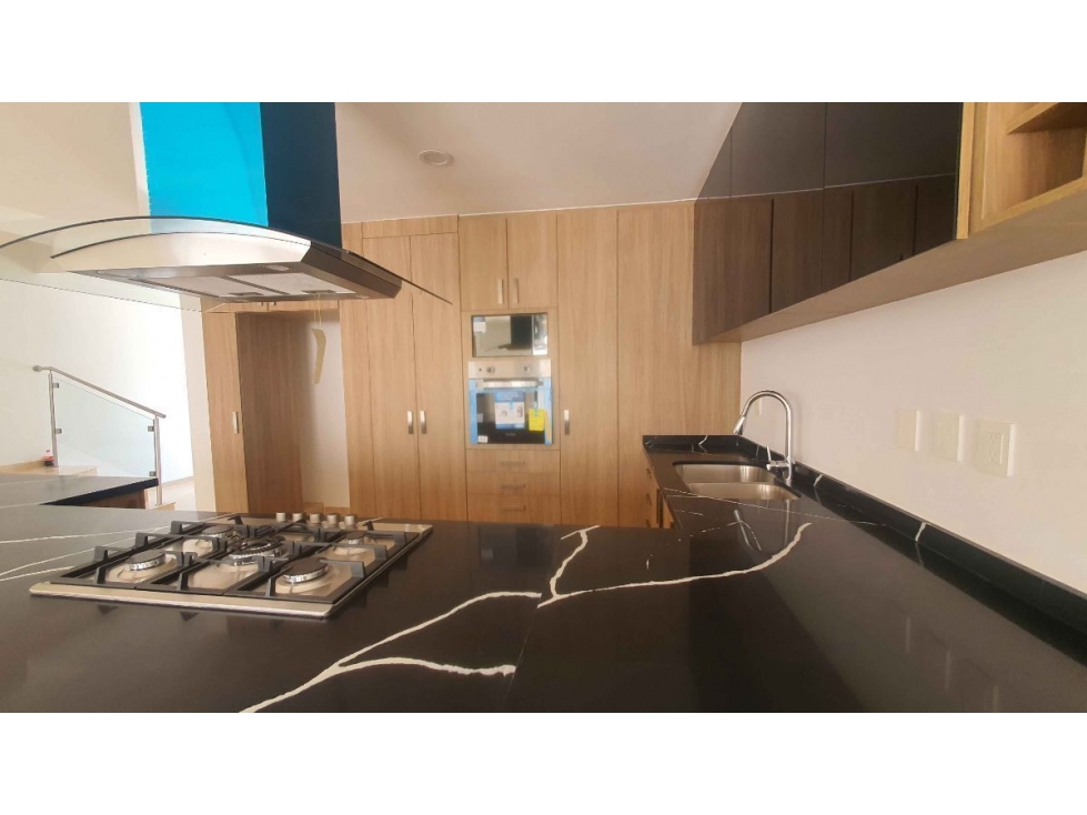 Casa en Venta en Zibata, Descubre el equilibrio perfecto entre lujo y confort - 4