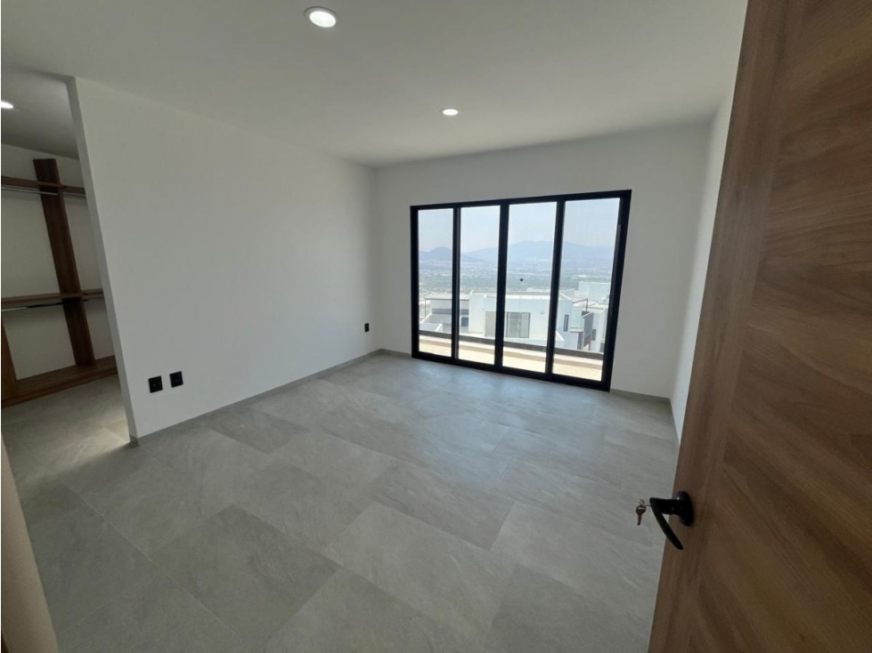 Estrena Residencia en Zibata, Sótano, Estudio, 3 Recamaras, 4 Baños Completos.. - 5