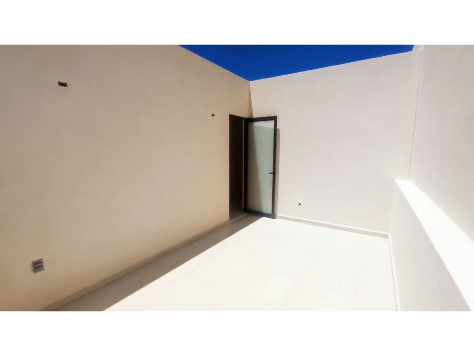 Casa en Venta entre El Refugio y Zibata, Estudio o 4ta Recamara, 3.5 Baños - 5