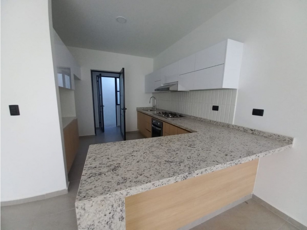 Se Vende Casa en El Mirador, 3 Niveles, 3 Recamaras 3.5 Baños, Estudio o 4ta Rec - 5