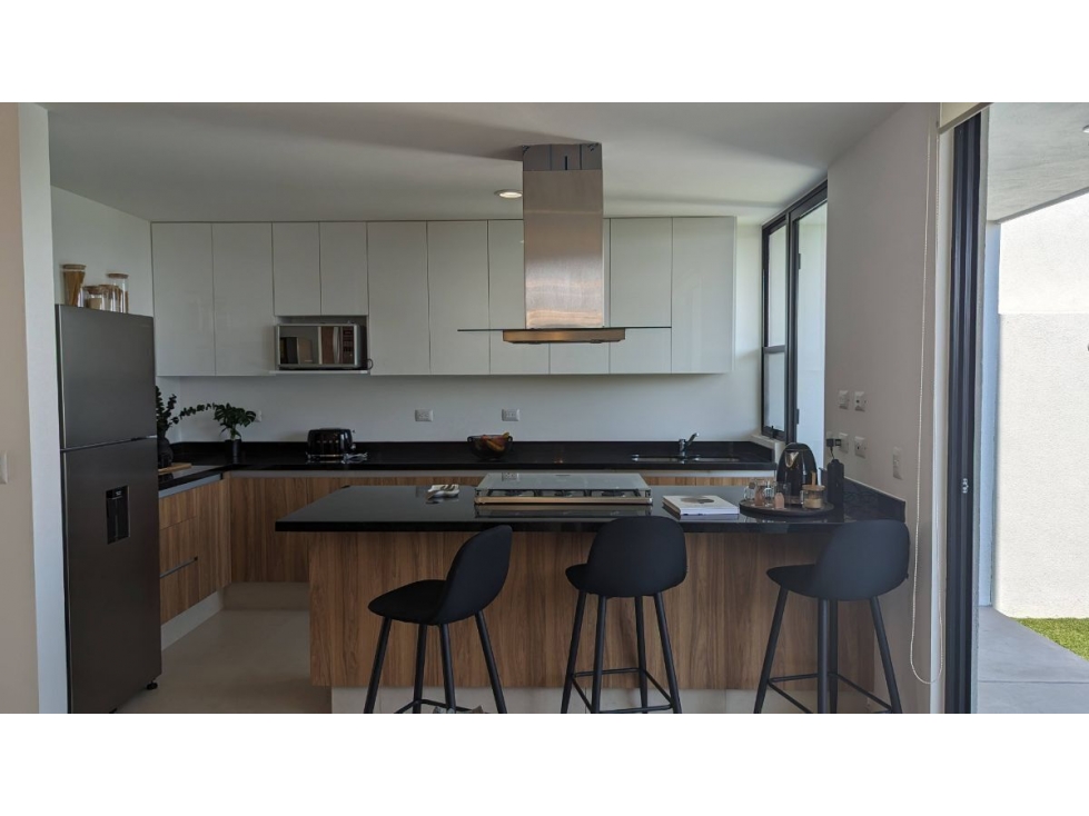 Preciosa Casa en Zibata, 3 Recamaras, Gran Ubicación, Campo de Golf, de LUJO ! - 5