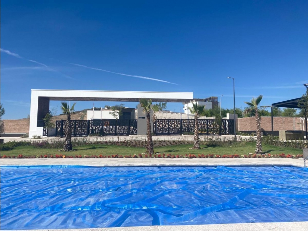 Casa en Venta en Zona Candiles, Gran Ubicación, 3 Recamaras, una en PB, 3.5 Baño - 3