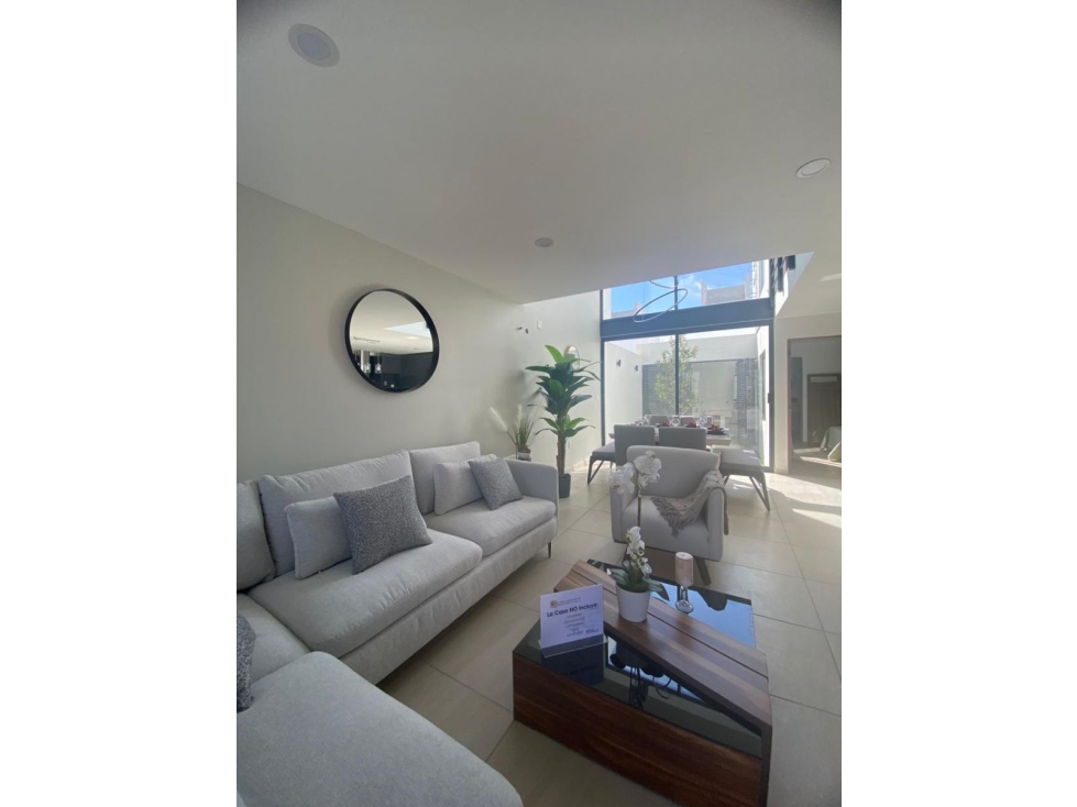 Casa en Venta en Zona Candiles, Gran Ubicación, 3 Recamaras, una en PB, 3.5 Baño - 4