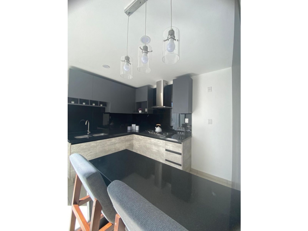 Casa en Venta en Zona Candiles, Gran Ubicación, 3 Recamaras, una en PB, 3.5 Baño - 5